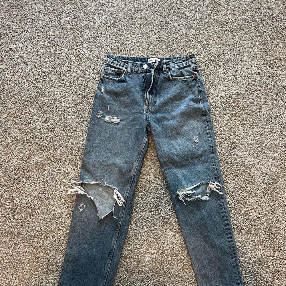 Zara Women’s ripped jeans